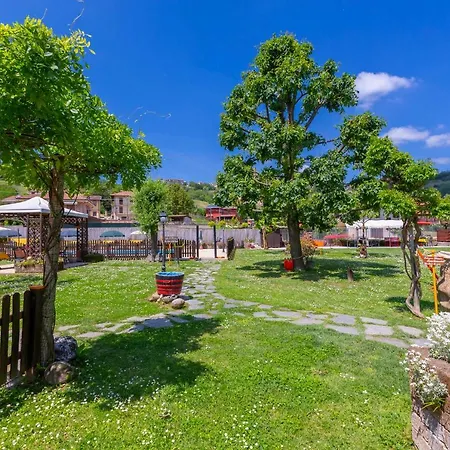 Apartment Iris Cisterna dʼAsti
