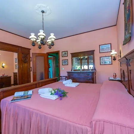 Iris Apartment Cisterna dʼAsti